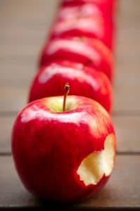 التفاح-التغذية-بعد-الولادة