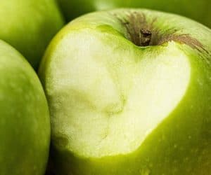 تفاح-اخضر-مقضوم