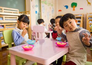 وجبات-المدارس-في-اليابان